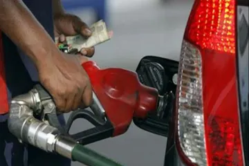 Rise in Petrol and Diesel price continued for 8th day on Monday- India TV Paisa
