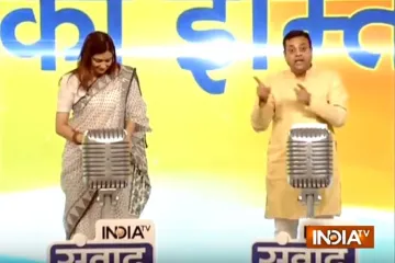 Sambit Patra and Priyanka Chaturvedi- India TV Hindi