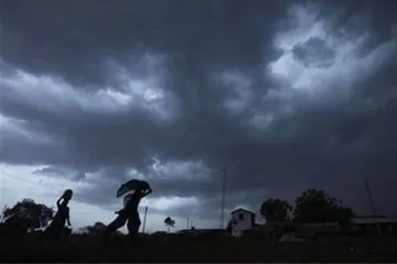 IMD alert on thunderstorm and squall- India TV Paisa