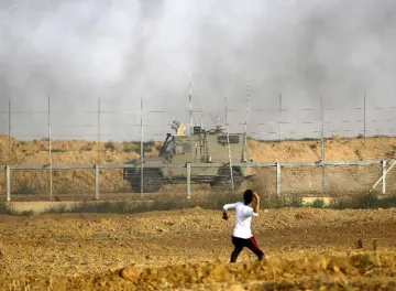 <p>Gaza militants fire dozens of mortars at southern...- India TV Hindi
