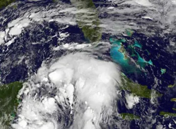 <p>Tropical storm closes in on Florida Alabama and...- India TV Hindi