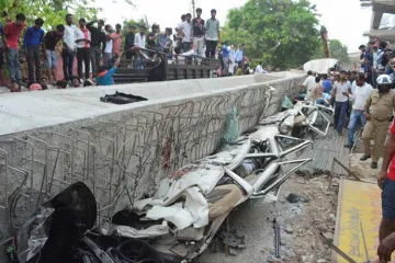 Varanasi flyover collapse: UP State Bridge Corporation MD removed- India TV Hindi