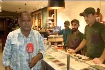 Reporter Chand Nawab from Pakistan is back with another hilarious video | Screengrab- India TV Hindi