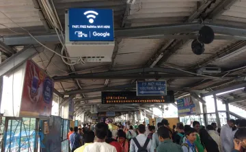 Free Wifi is now available in 400 railway stations in India says Google- India TV Paisa