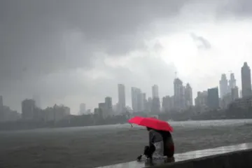 Met department issues 'very heavy rain' warning for Mumbai- India TV Hindi