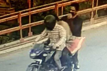 JK Police Releases Pictures of Three Men Suspected to be Killers of Journalist Shujaat Bukhari- India TV Hindi