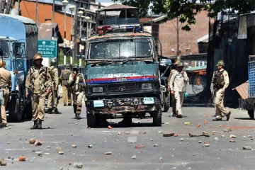 Sharp decline in stone pelting incidents in JK since Aug 5, 2019: officials- India TV Hindi