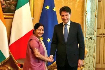 Sushma Swaraj and Giuseppe Conte | Twitter- India TV Hindi