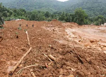 <p>Bangladesh At least 14 people dead from landslide near...- India TV Hindi