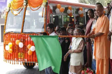 Yogi Adityanath inaugurates hi-tech Alambagh bus station- India TV Hindi