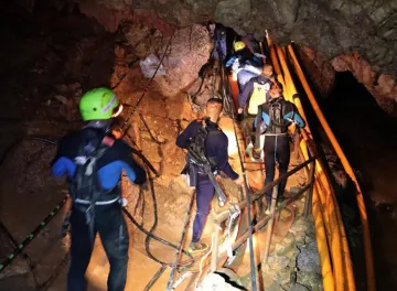 <p>थाईलैंड की गुफा में...- India TV Hindi