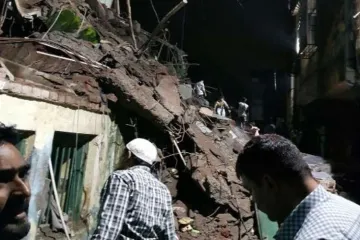 महाराष्ट्र: भिवंडी में तीन मंज़िला इमारत का हिस्सा गिरा, एक महिला की मौत- India TV Hindi