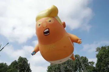Britain: Giant Trump Baby blimp flies over London | AP- India TV Hindi