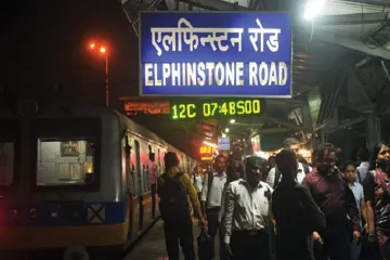 <p>Elphinstone station</p>- India TV Hindi
