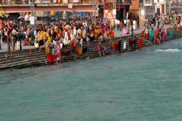 <p>Water quality of river Ganga in Varanasi improves as...- India TV Hindi