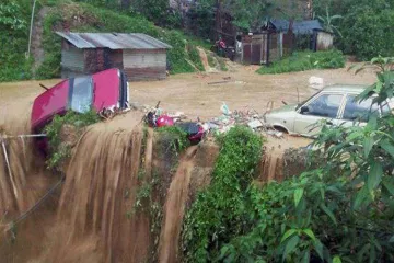 आधे देश में मॉनसून की बारिश से तबाही; गुजरात, एमपी, उत्तराखंड सबसे ज्यादा प्रभावित- India TV Hindi