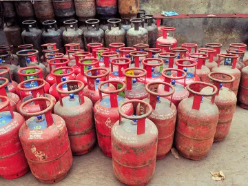 LPG Gas Cylinder- India TV Paisa