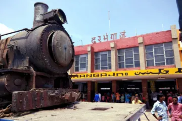 <p>England-made 105-Year old steam rail engine that was...- India TV Hindi