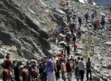 <p> About 200 Mansarovar pilgrims were evacuated from...- India TV Hindi