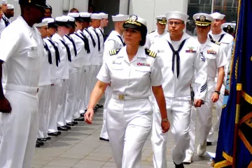 <p>U.S. Navy Will Now Allow Servicewomen to Wear...- India TV Hindi