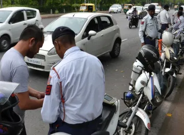 ड्राइविंग लाइसेंस, लाइसेंस, पुलिस- India TV Hindi