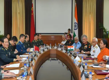भारत, चीन ने सेनाओं के बीच संवाद सुधारने का निर्णय किया - India TV Hindi
