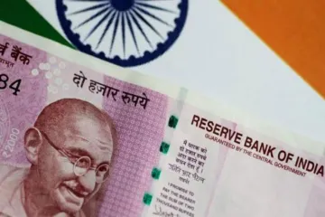 Bad phase of Rupee seems to over likely to recover to 67 level says HDFC bank economist - India TV Paisa