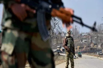 जम्मू-कश्मीर में नेशनल कॉन्फ्रेंस के नेता के आवास पर आतंकवादी हमला- India TV Hindi