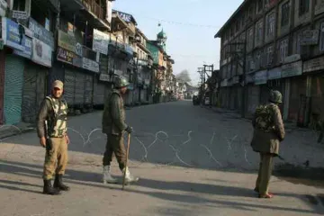 कश्मीर: अनुच्छेद 35ए को लेकर बंद से घाटी में जनजीवन प्रभावित- India TV Hindi