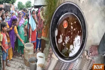 उत्तर प्रदेश: मुरादाबाद में बकरीद के दिन नल में आया लाल पानी, मचा हंगामा- India TV Hindi