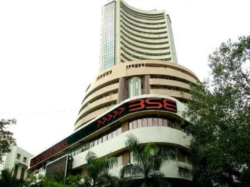 Sensex and Nifty slips after touching record high in opening trade- India TV Paisa