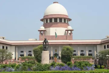 जम्मू-कश्मीर सरकार ने उच्चतम न्यायालय में अनुच्छेद 35ए की सुनवाई स्थगित करने की मांग की- India TV Hindi