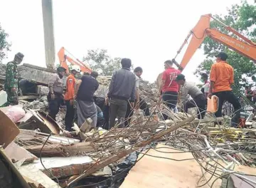 <p>earthquake in indonesia</p>- India TV Hindi