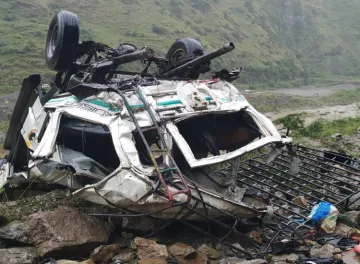 शिमला में सड़क दुर्घटना में 10 की मौत, तीन घायल- India TV Hindi