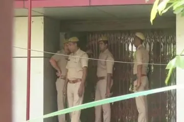 <p>नोएडा में बैंक लूट के...- India TV Hindi