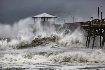 Hurricane Florence reaches the eastern coat of United States | AP- India TV Hindi