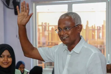 Opposition leader Ibrahim Mohamed Solih tells supporters he won Maldives election | AP- India TV Hindi