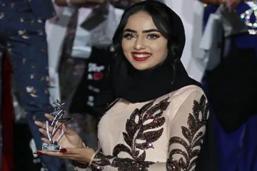<p>Pak-origin student becomes 1st hijab-wearing Miss...- India TV Hindi
