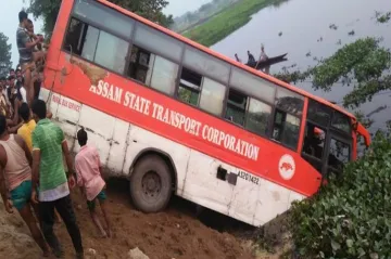 Seven dead, over 20 injured as bus falls into pond near Guwahati- India TV Hindi
