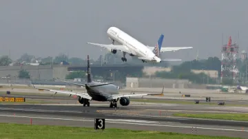 <p>Airport</p>- India TV Hindi