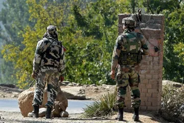 Pakistan resorts to unprovoked firing along LoC in Jammu and Kashmir | PTI Representational- India TV Hindi