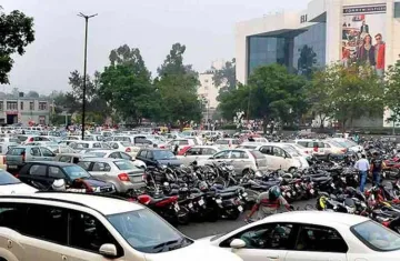 Noida Parking- India TV Paisa