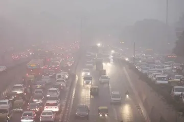 Delhi's air quality remains poor; Environment min directs officials to be in 'war mode'- India TV Hindi