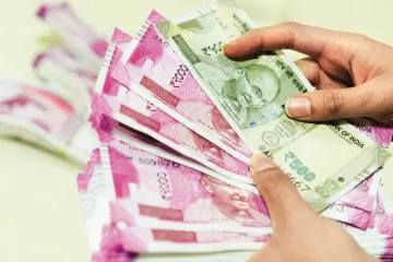 <p>Rupee aginst dollar</p>- India TV Paisa