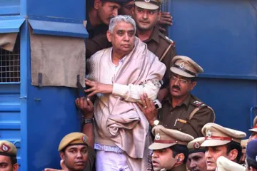 रामपाल को आज कोर्ट सुनाएगी सजा, छावनी में तब्दील हुआ हिसार- India TV Hindi
