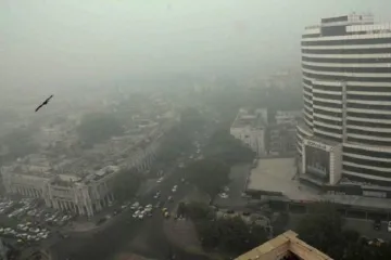 Delhi's air quality 'very poor', four areas record 'severe' pollution: Authorities- India TV Hindi