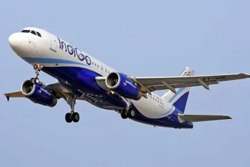 <p>IndiGo plane tilts mid-air; aviation regulator DGCA...- India TV Hindi