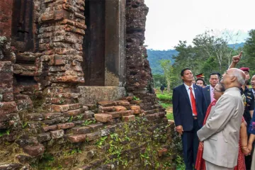 President Ram Nath Kovind visits Hindu My Son temple complex in Vietnam | PTI- India TV Hindi