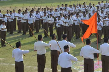 RSS shakhas not be allowed in Government buildings in Madhya Pradesh says Congress in its manifesto- India TV Hindi