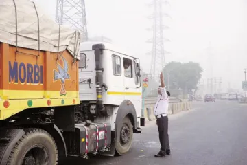 दिल्ली में ट्रकों के प्रवेश पर 8-10 नवंबर तक पाबंदी- India TV Hindi